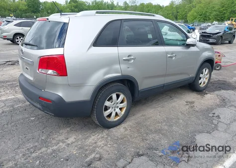 2013 Kia Sorento Lx z USA, uszkodzony, nr VIN 5XYKTCA67DG422416